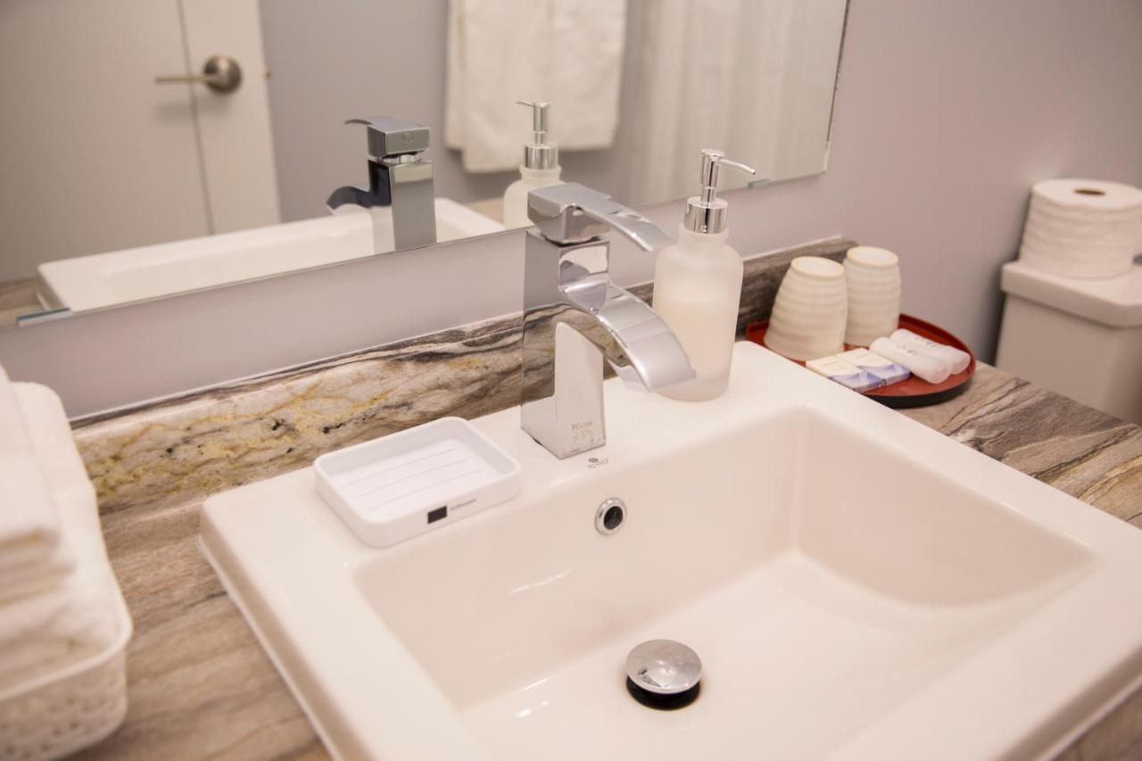 Downtown Whitehorse Deluxe 2 Bedroom Condo Экстерьер фото