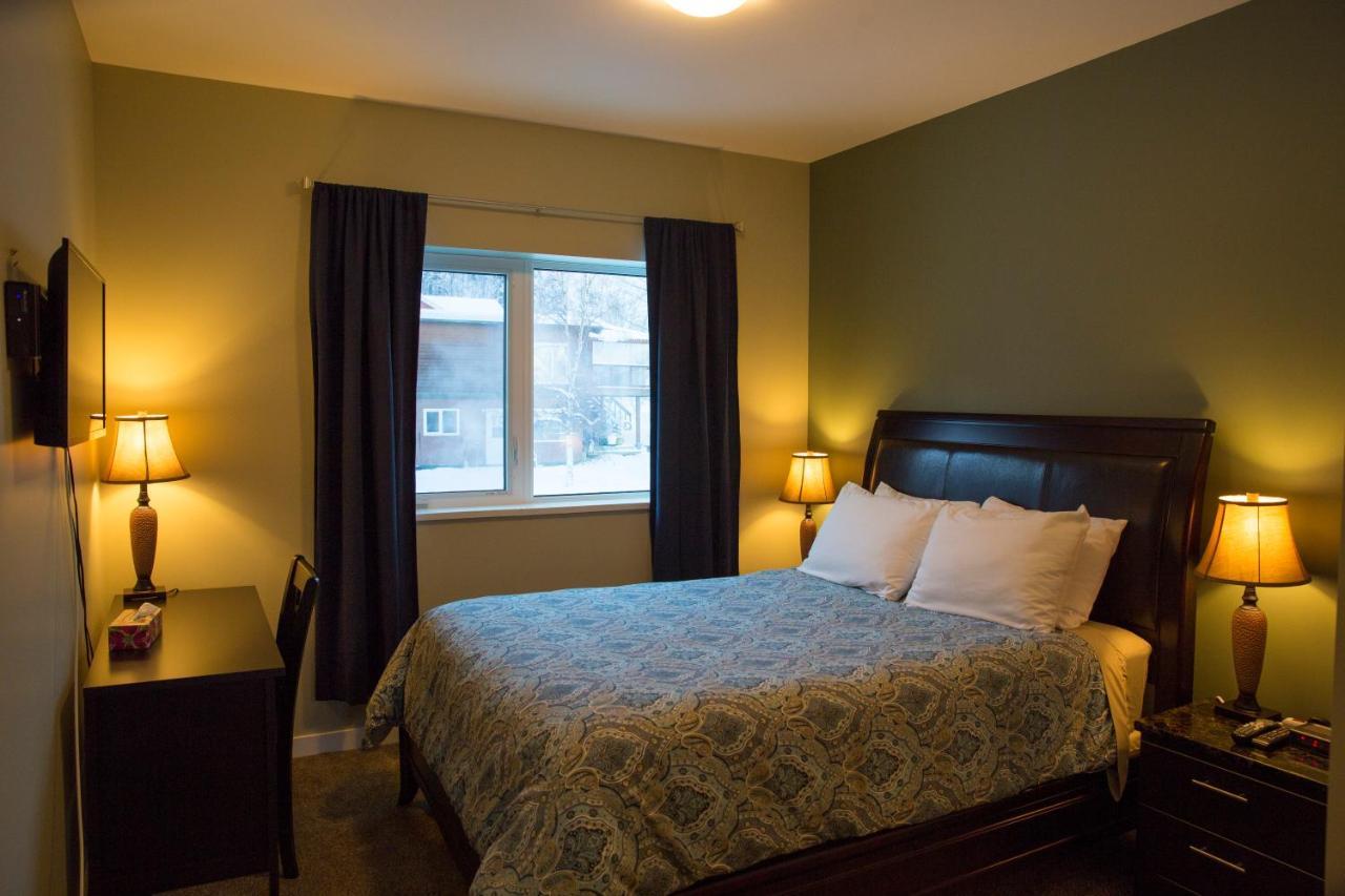 Downtown Whitehorse Deluxe 2 Bedroom Condo Экстерьер фото