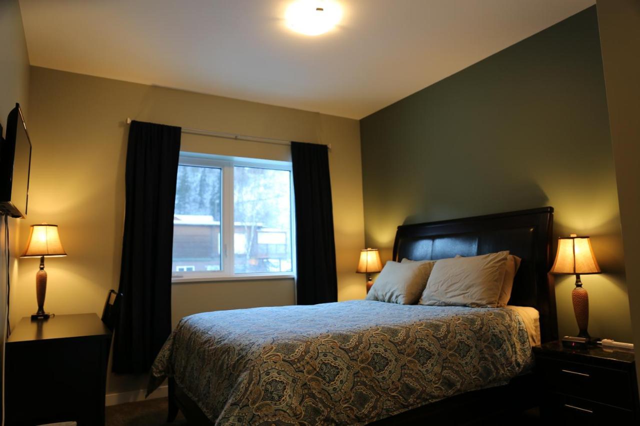 Downtown Whitehorse Deluxe 2 Bedroom Condo Экстерьер фото