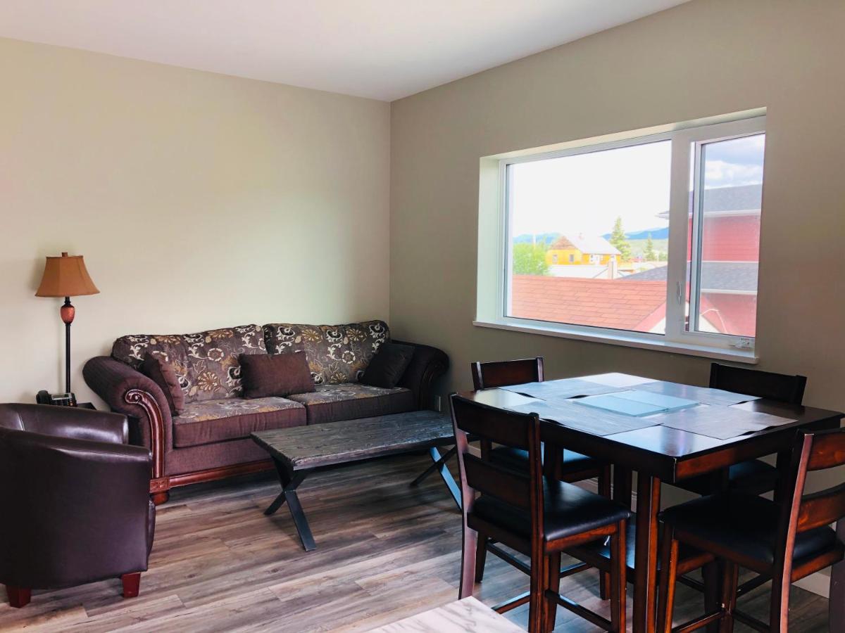 Downtown Whitehorse Deluxe 2 Bedroom Condo Экстерьер фото