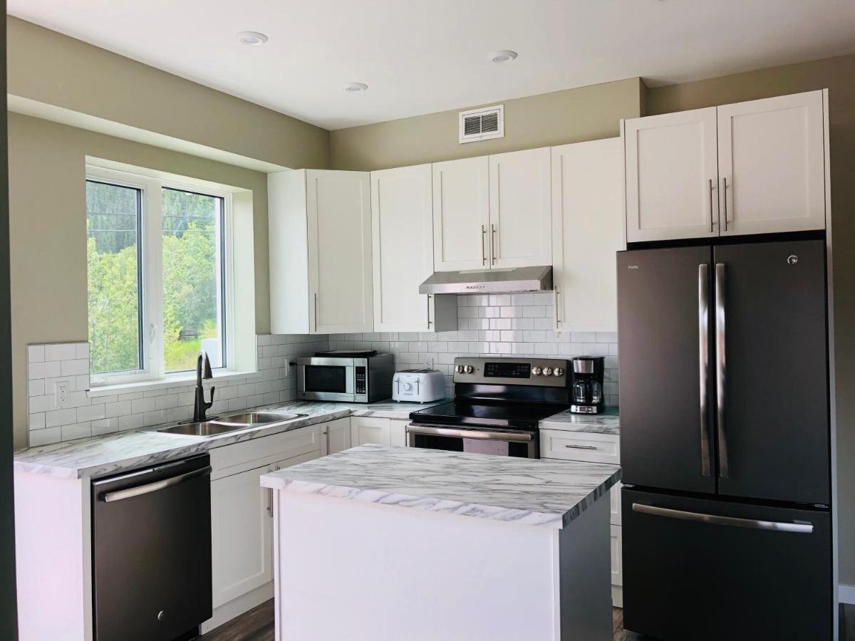 Downtown Whitehorse Deluxe 2 Bedroom Condo Экстерьер фото